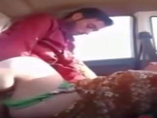 Bhabhi a voiture porno