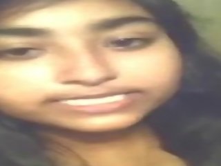 Ndian korkeakoulu tyttöystävä itsetyydytys päällä selfie video- nokan