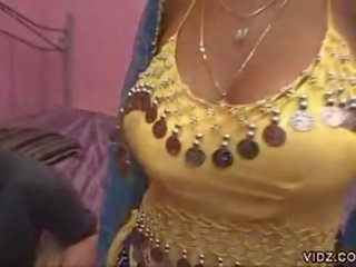 Beautiful Indian streetwalker gives herself to a stud