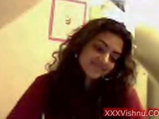 Sey jeune indien la mignonne sur son webcam