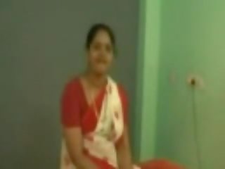 India escuela profesora follando con su joven mujer